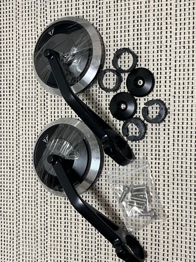 トライアンフ　純正風バーエンドミラー　左右セット　丸　ロゴあり