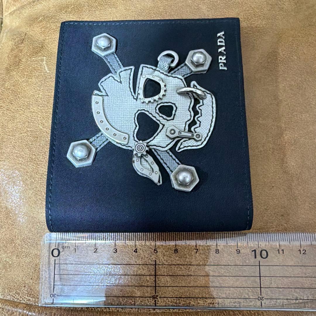 PRADA プラダ　スカル　二つ折り財布　ブラック　美品