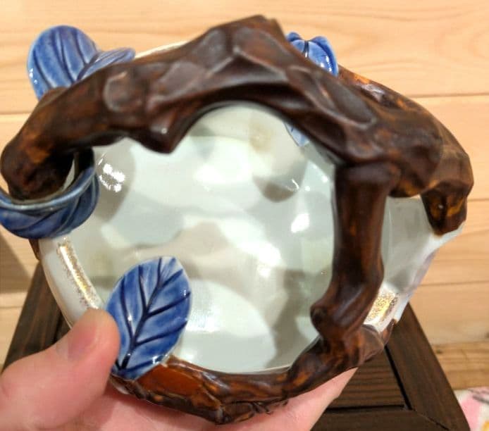 高*橋様 十二代酒井田柿右衛門　染錦　柿彫　灰皿　　 渦福印　 柿