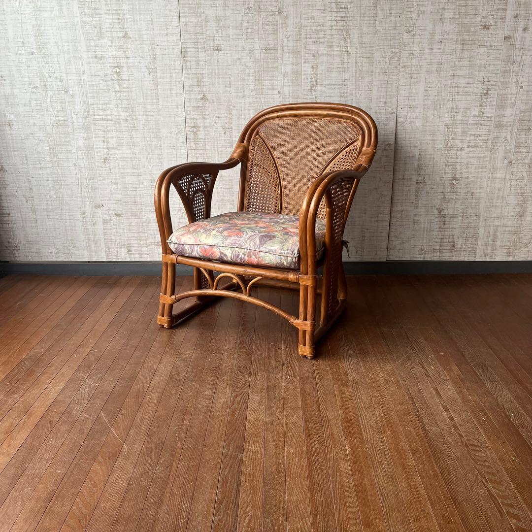 【アンティーク】① 籐 ラタンチェア アームチェア 椅子 クッションチェア