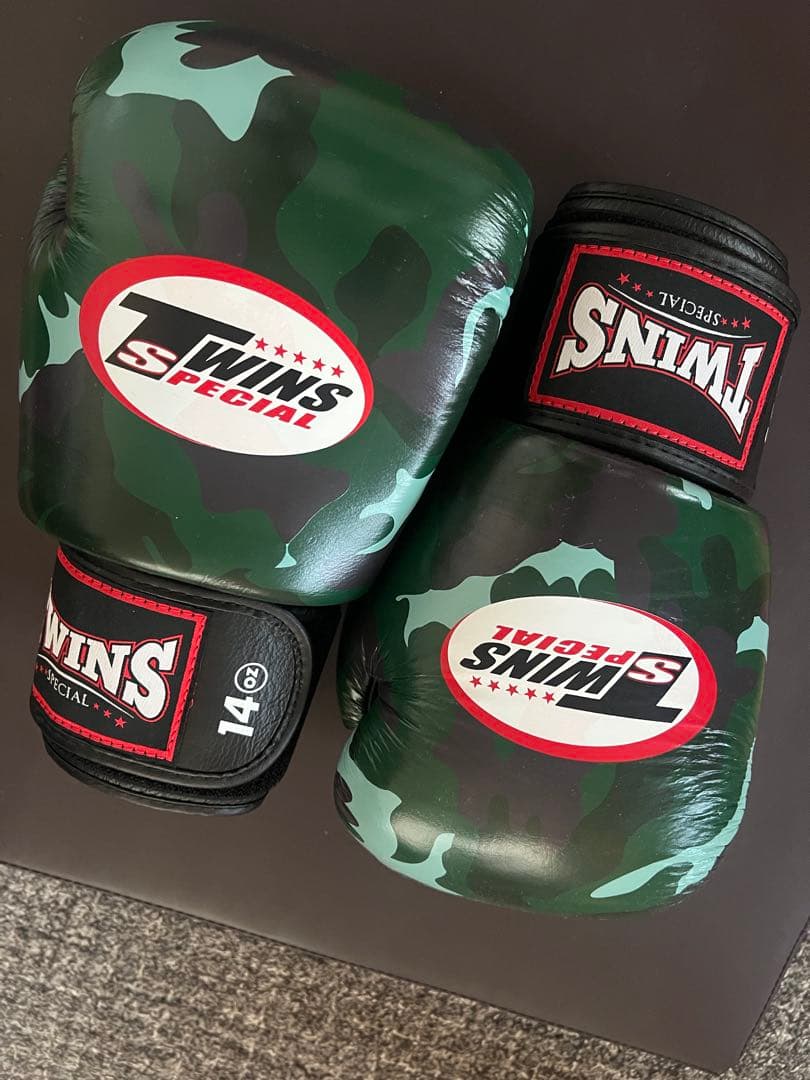 TWINS SPECIAL ボクシンググローブ 14oz 迷彩柄　本革