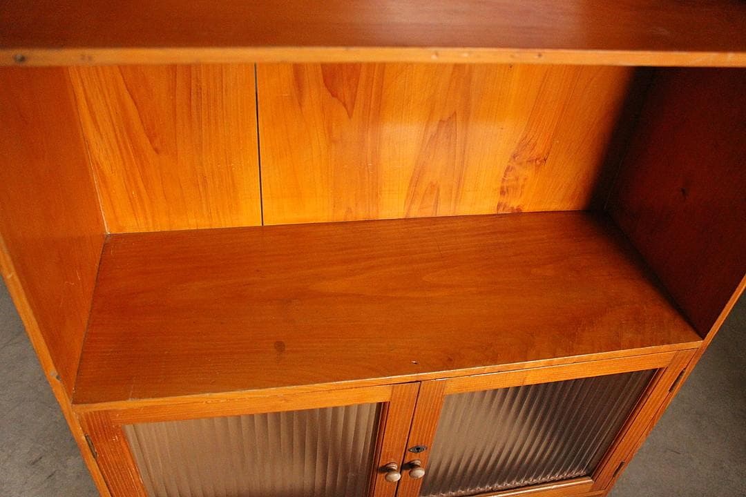 古いモールガラス戸棚　収納棚　小引き出し2杯