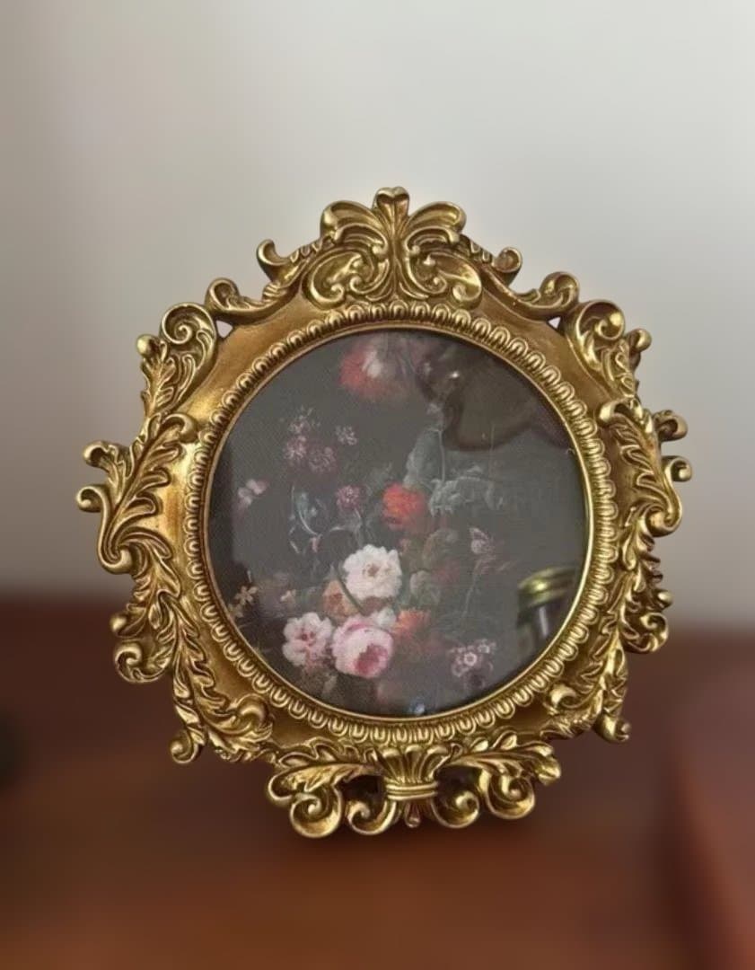 金色のヴィンテージ風フォトフレーム