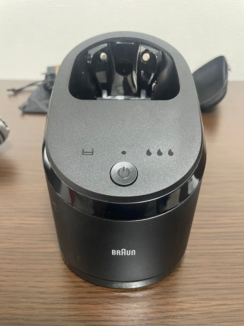 Braun シリーズ 9 Pro メンズシェーバー　洗浄機・ケース付き