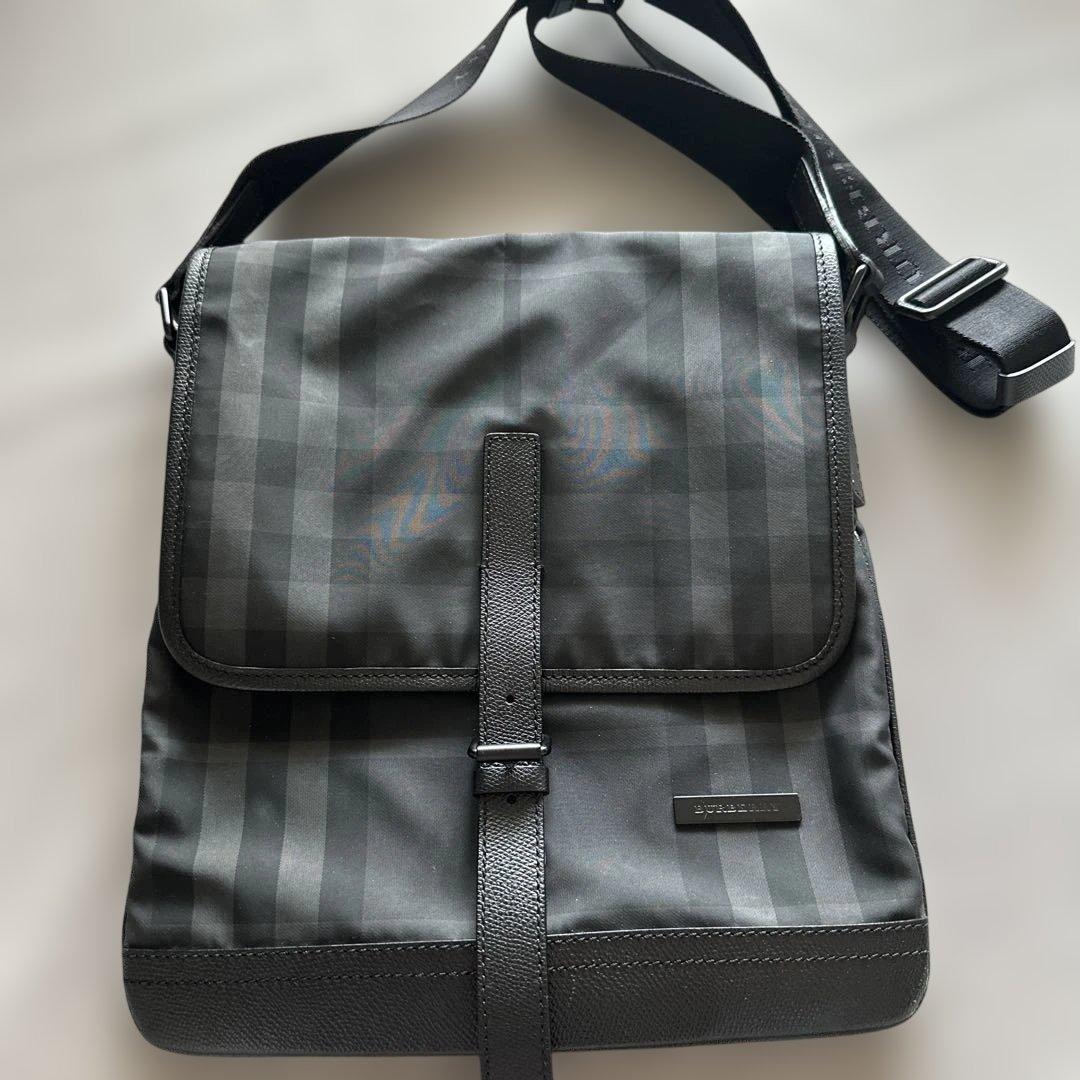 BURBERRYクロスボディメッセンジャー ショルダーバッグ ブラック