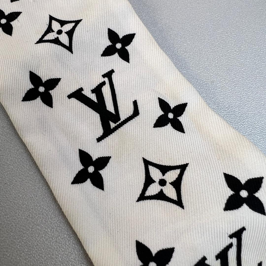LOUIS VUITTON タグ付き スカーフA-10679