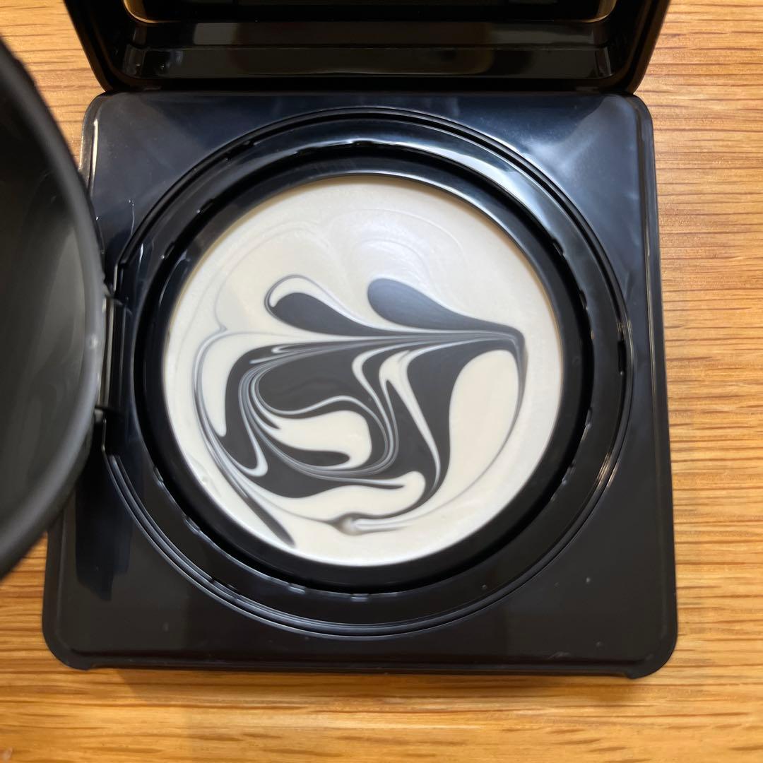 新品未使用 ジバンシイ GIVENCHY ソワンノワールUVコンパクト日焼け止め