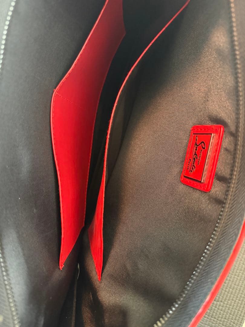 【美品】Christian Louboutinスタッズレザートートバッグ黒赤コバ