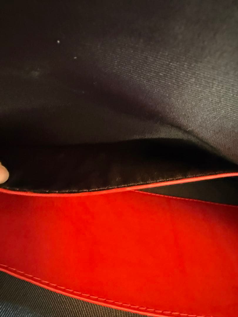 【美品】Christian Louboutinスタッズレザートートバッグ黒赤コバ