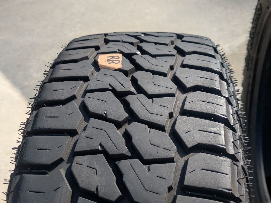 MONSTA RT Hybrid LT265/60R18 タイヤのみ4本