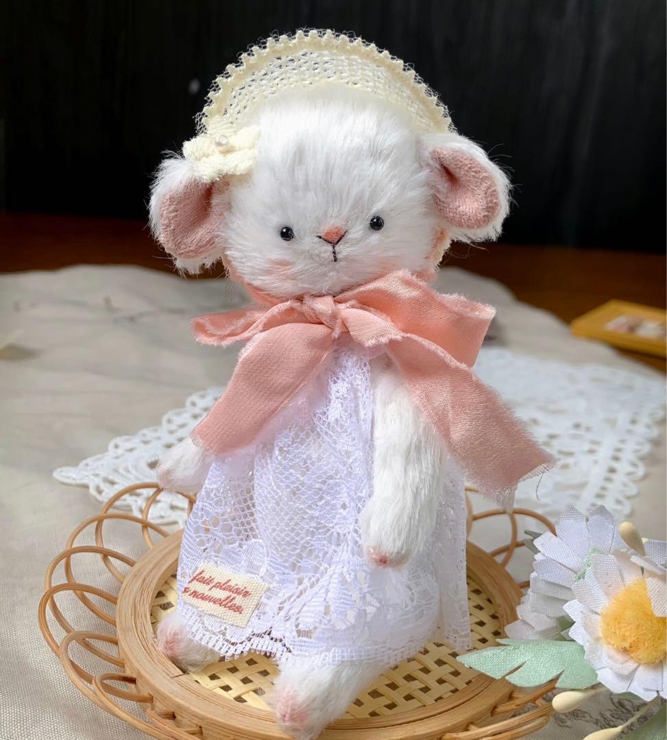 優雅な仔羊 ぬいぐるみ ハンドメイド テディベア 部屋飾り 海外作家様 ひつじ