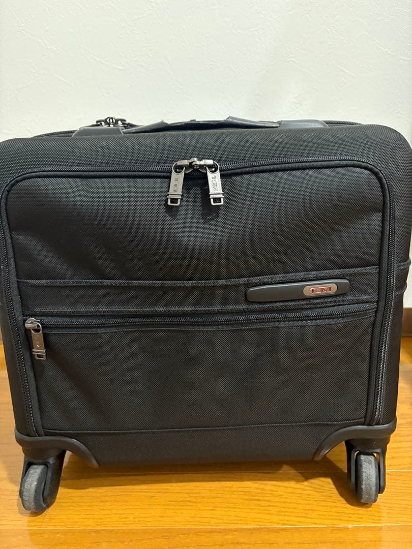 TUMI ブラック ナイロン キャリーケース 4輪