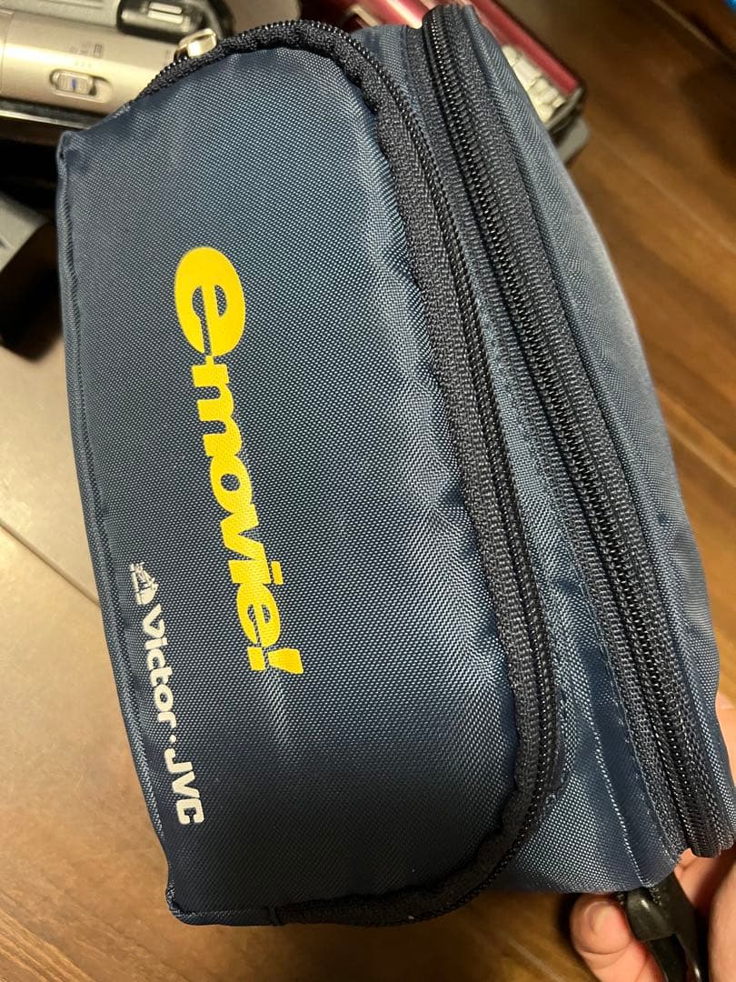 Victor Everio3台セット ビデオミニ三脚付き 平成レトロハンディカム