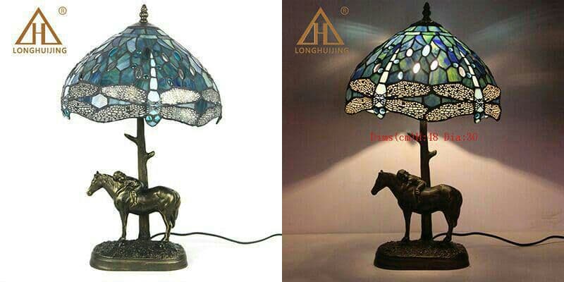 ティファニースタイルテーブルランプ電気スタンドガラスランプ\r 緑のトンボ馬の8