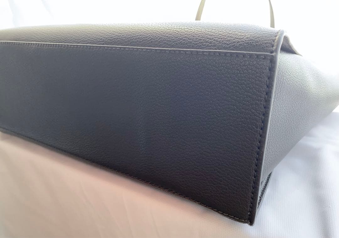 CHARLES & KEITH クラシックダブルハンドル トートバッグ　ブラウン