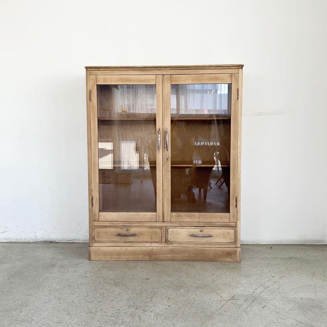 レトロ　ヴィンテージ　古家具　収納　食器棚　ガラス棚　ガラスキャビネット　剥離