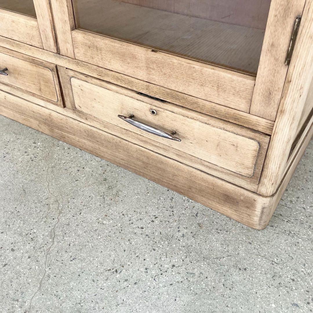 レトロ　ヴィンテージ　古家具　収納　食器棚　ガラス棚　ガラスキャビネット　剥離