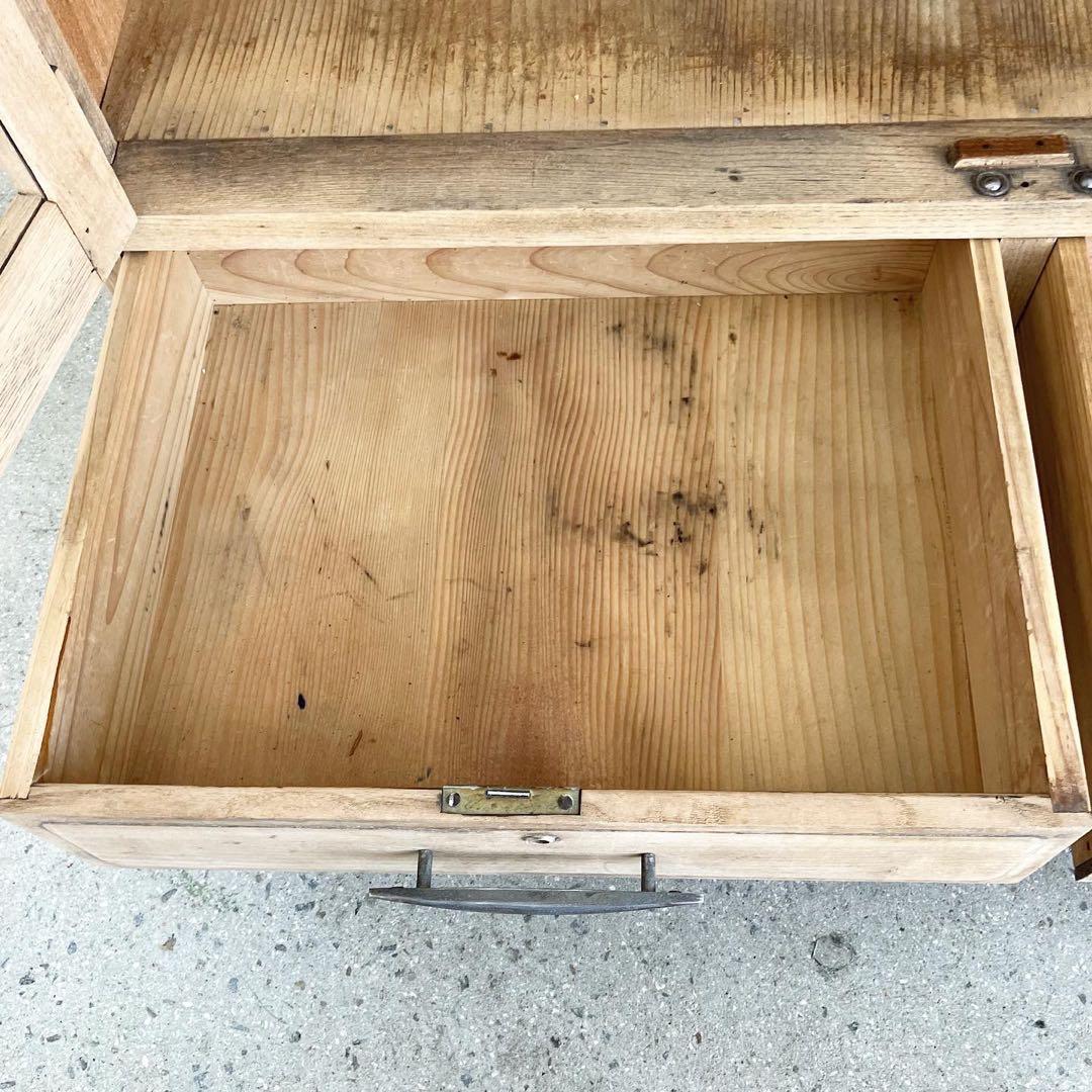 レトロ　ヴィンテージ　古家具　収納　食器棚　ガラス棚　ガラスキャビネット　剥離