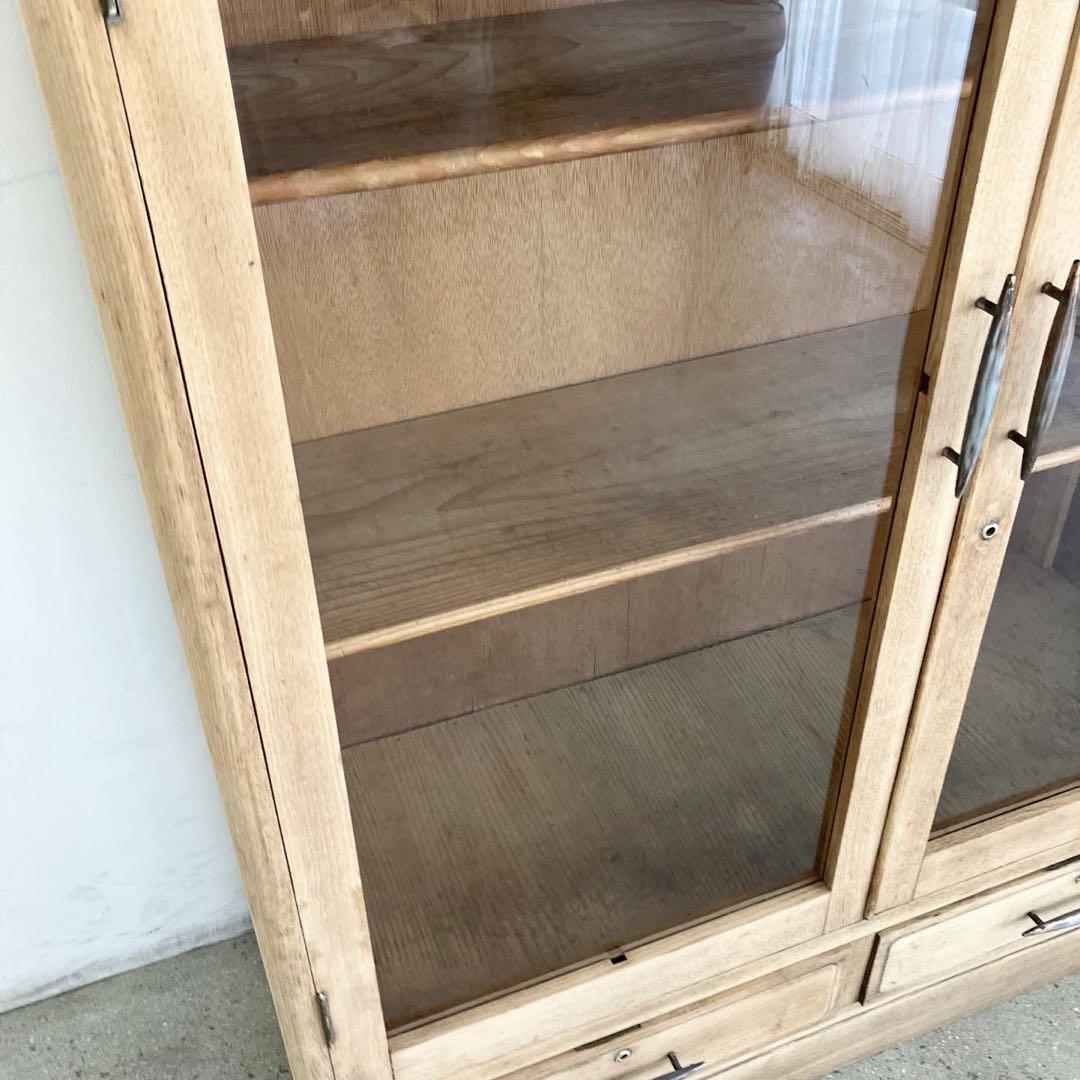 レトロ　ヴィンテージ　古家具　収納　食器棚　ガラス棚　ガラスキャビネット　剥離