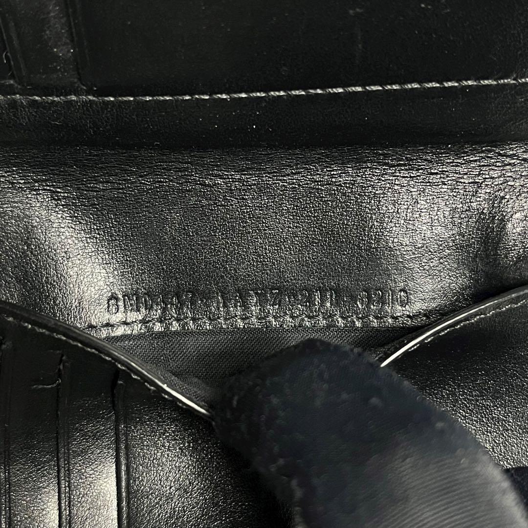 希少✨フェンディ 二つ折り財布 ロゴ 型押し レザー ブラック 黒