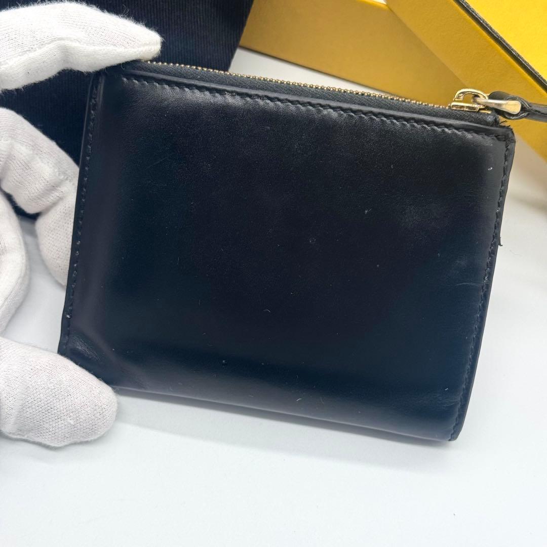 希少✨フェンディ 二つ折り財布 ロゴ 型押し レザー ブラック 黒