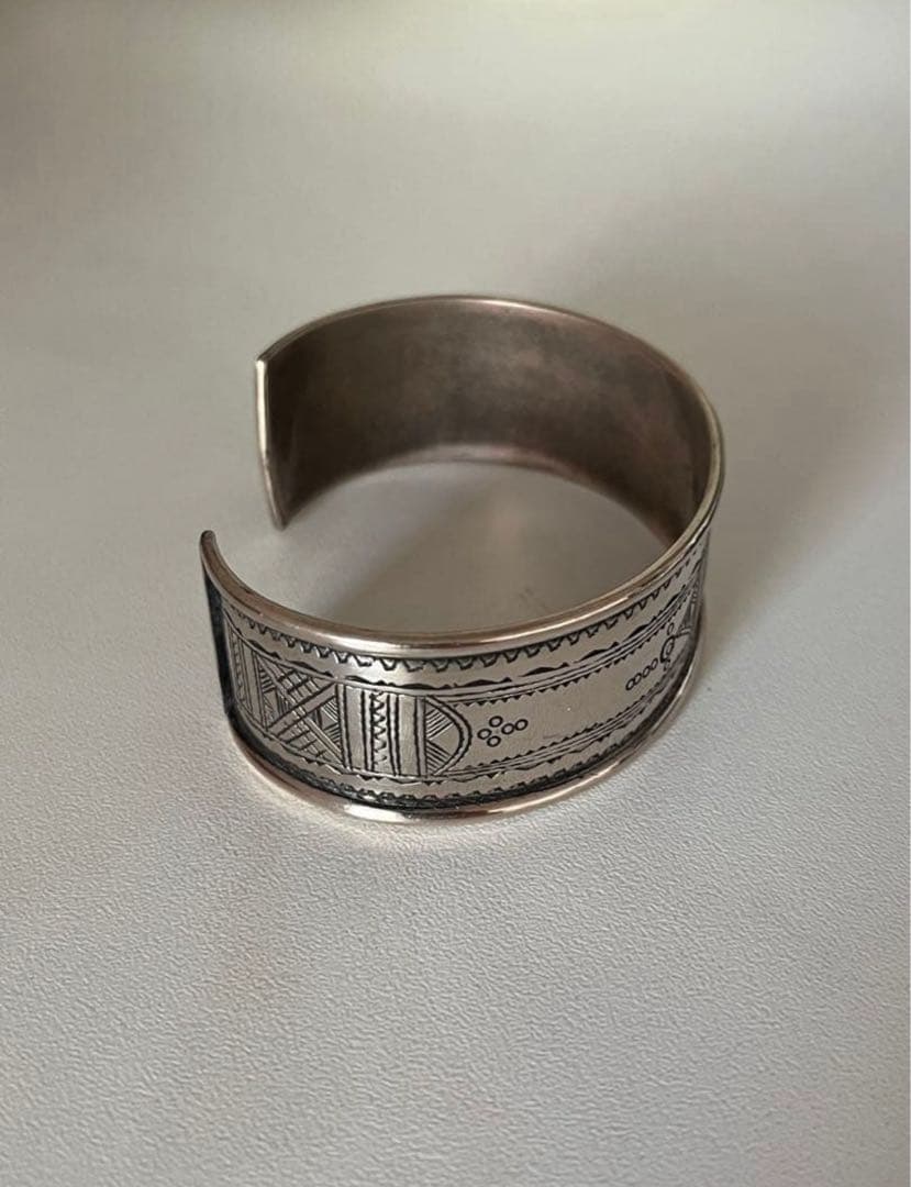 トゥアレグシルバー バングル トゥアレグ族 worldly wise