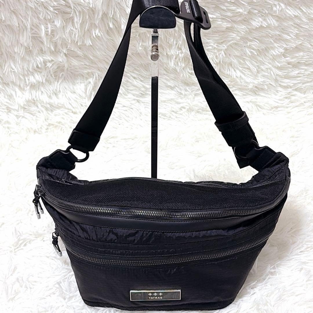 【極美品】タトラス　メルジ　ボディバッグ ウエストバック　ロゴプレート　ブラック