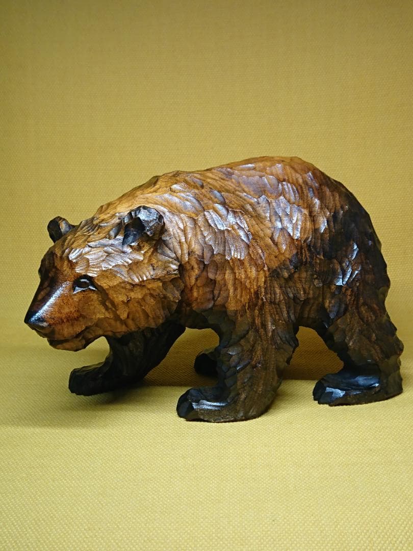 【美品】木彫　クマ　熊　インテリア　置物　工芸品　美術品　A3419