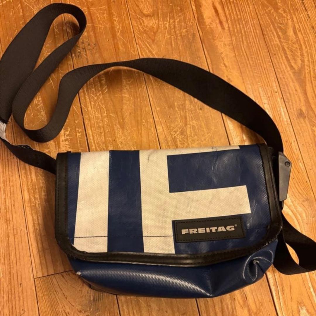 FREITAG メッセンジャーバッグ 青白