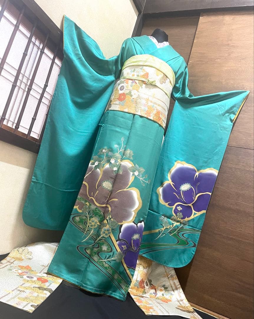 振袖フルセット６点サイズM〜L振袖 正絹仕付け糸、紫色の花柄未使用　新古品