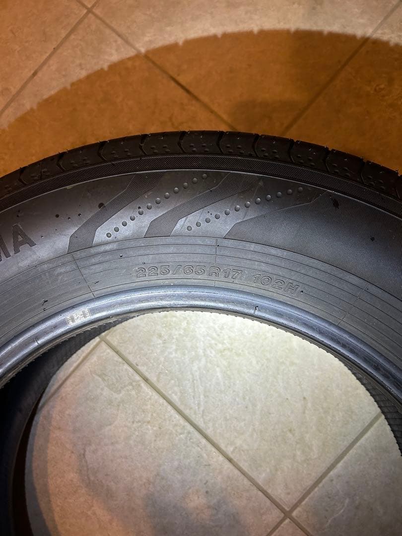 ヨコハマADVAN 225/65R17 夏タイヤ