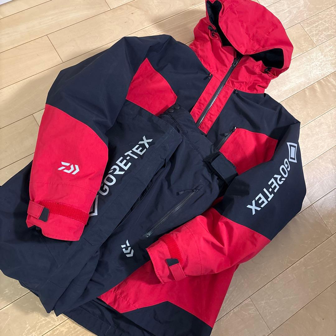 ダイワ　ゴアテックス　プロダクト　コンビアップ　ウィンタースーツ　XLサイズ　赤