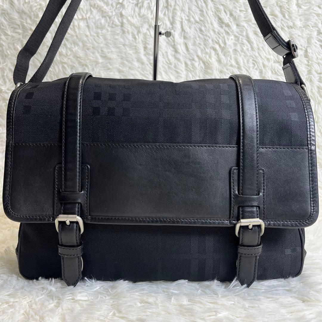 極美品✨ バーバリー ショルダーバッグ 黒 ノバチェック ロゴ型押し 大容量