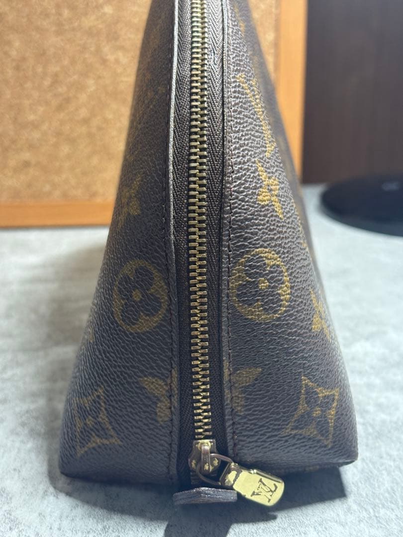 Louis Vuitton モノグラム コスメティックラウンドポーチ