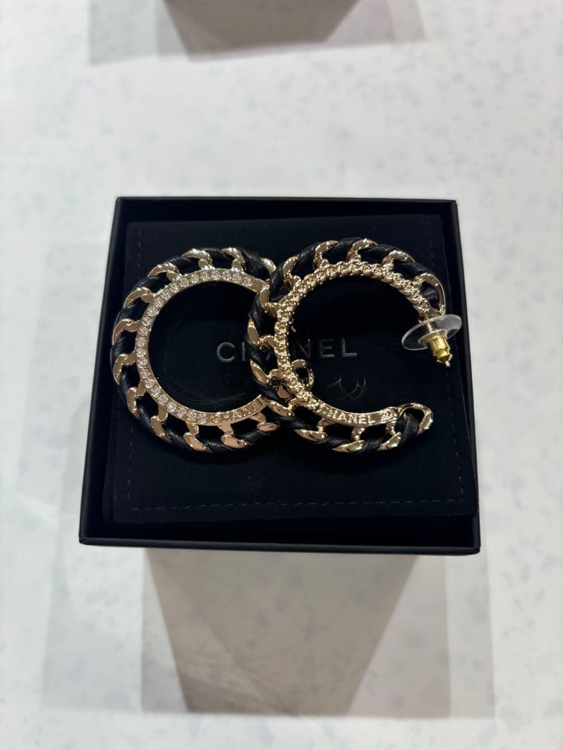 CHANEL フープ ピアス ゴールド