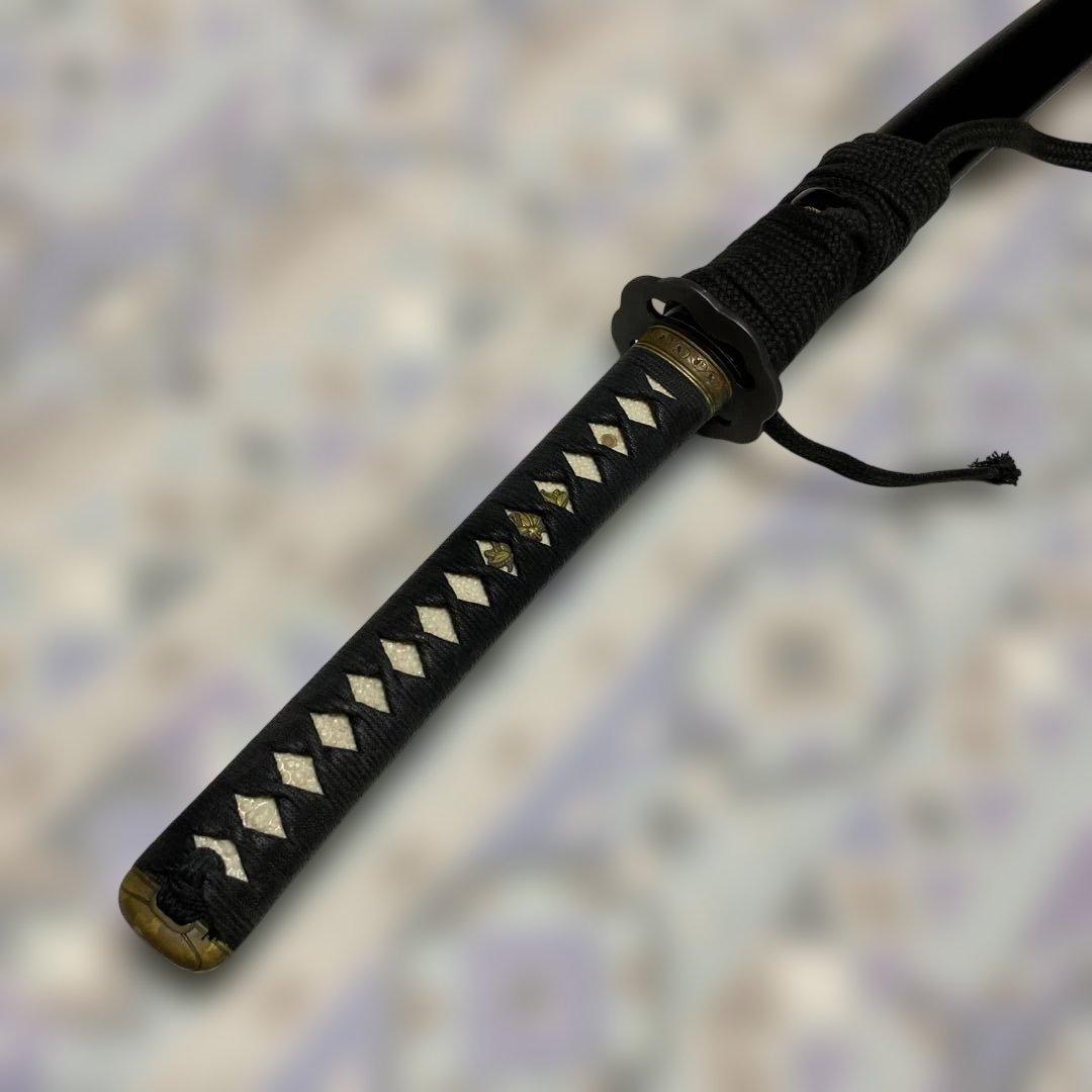 高級長刃居合刀 黒柄 八丸角透し鍔 黒梨地鞘