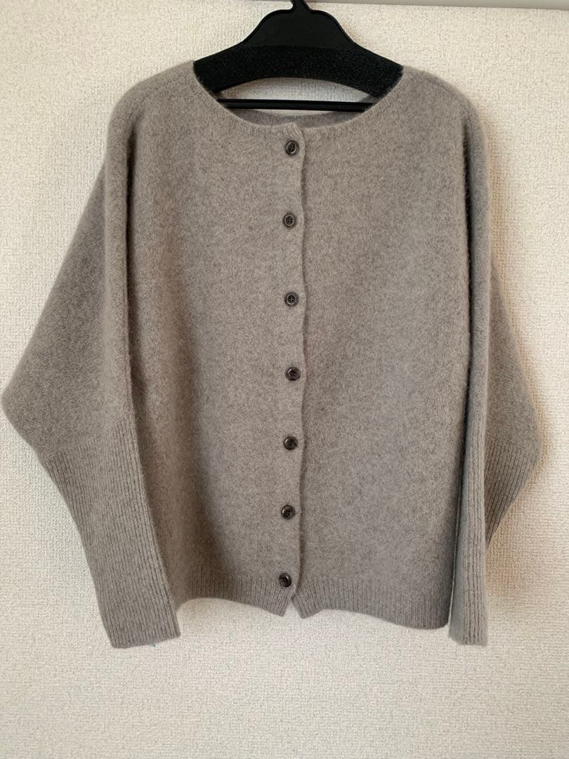 【BEARDSLEY】FOXウール後ろボタンニット★クリーニング済み