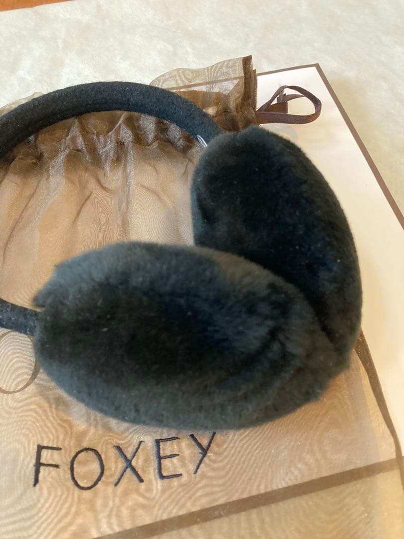 Asukuru⭐️新品・未使用❗️FOXEY ブラック イヤーマフ❗️