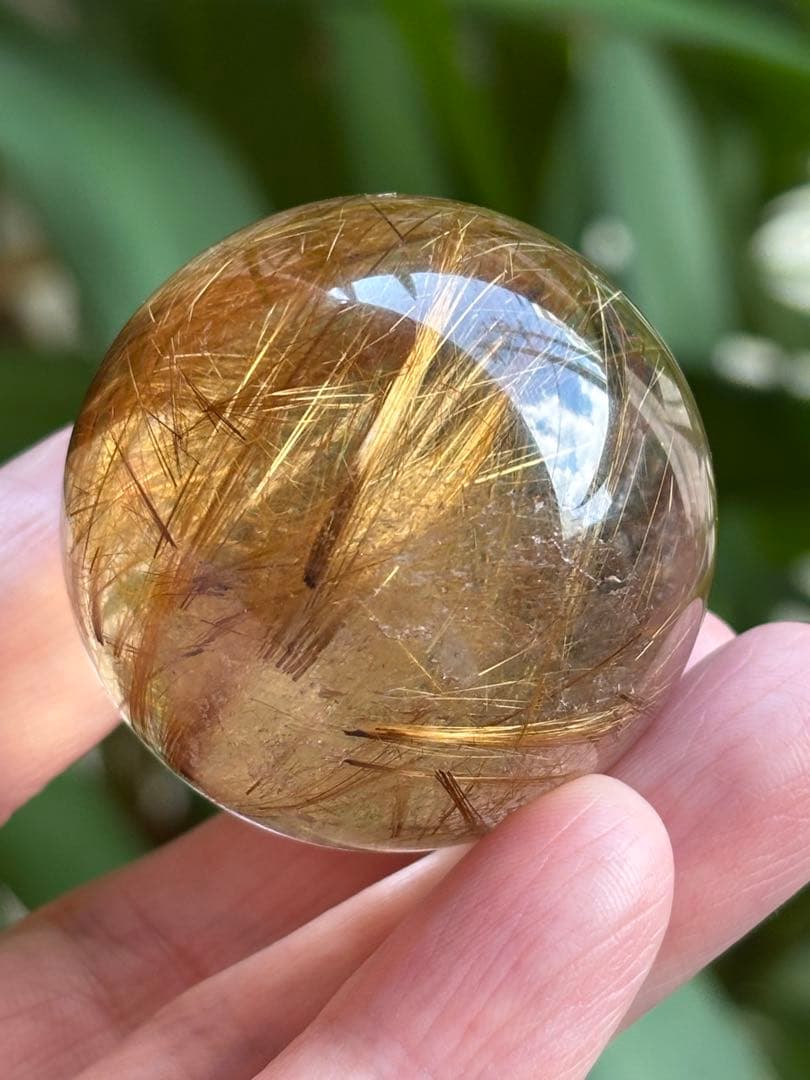 ゴールドルチル　クォーツ　スフィア　スモーキー　4.06cm 透明度高　天然石