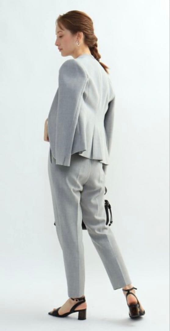 インディヴィ　グレー パンツスーツ レディース　新品
