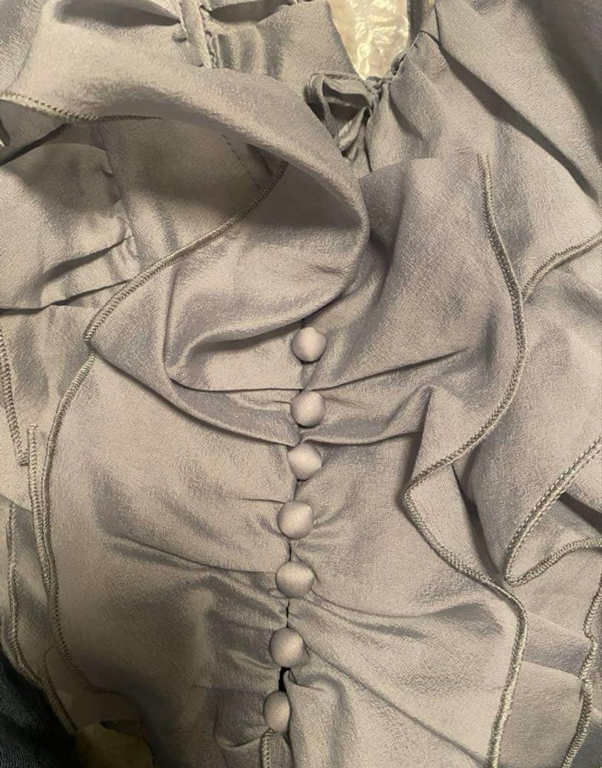 スナイデル バックデザインフリルブラウス