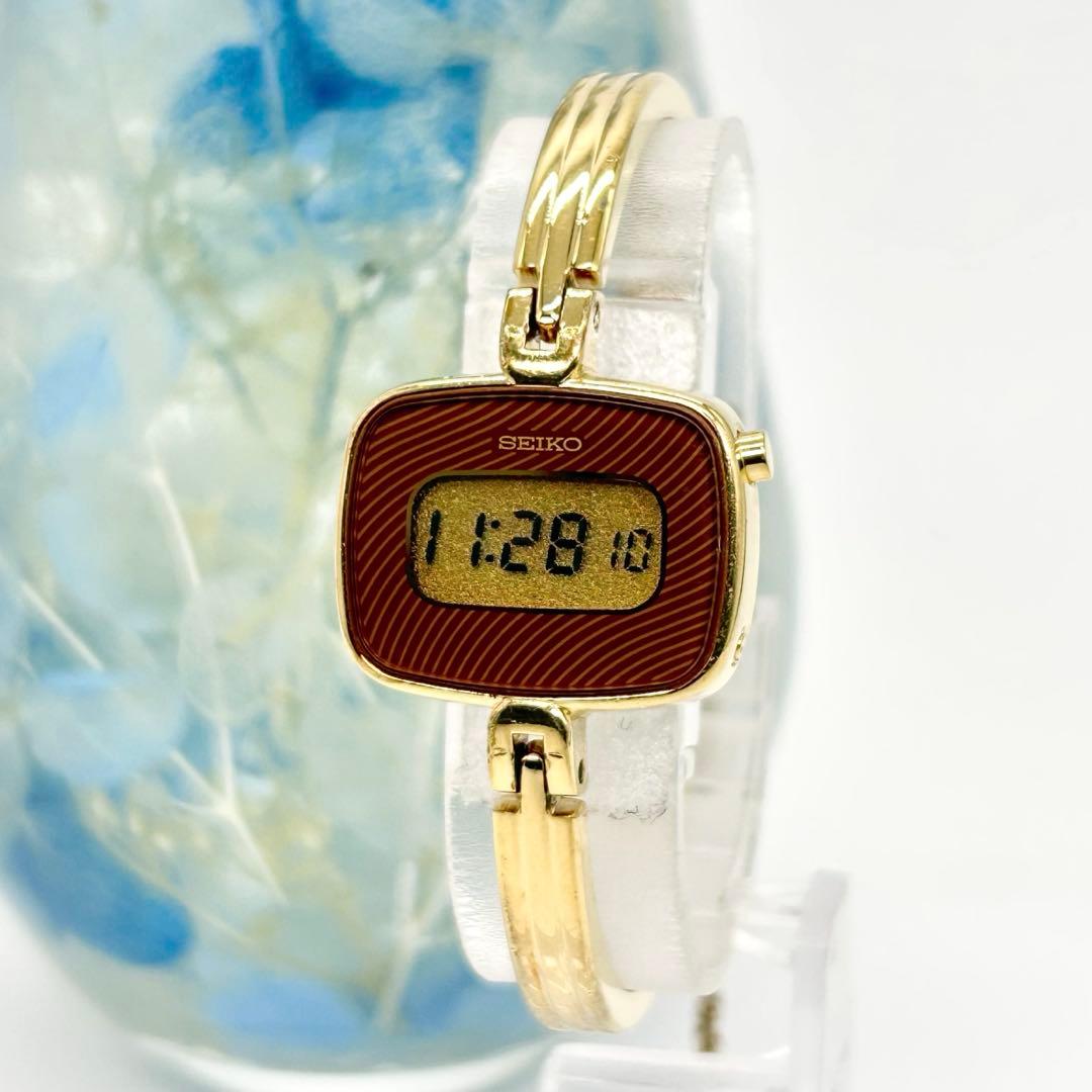 SEIKO セイコー SGP L221-4090 ヴィンテージ デジタル 腕時計