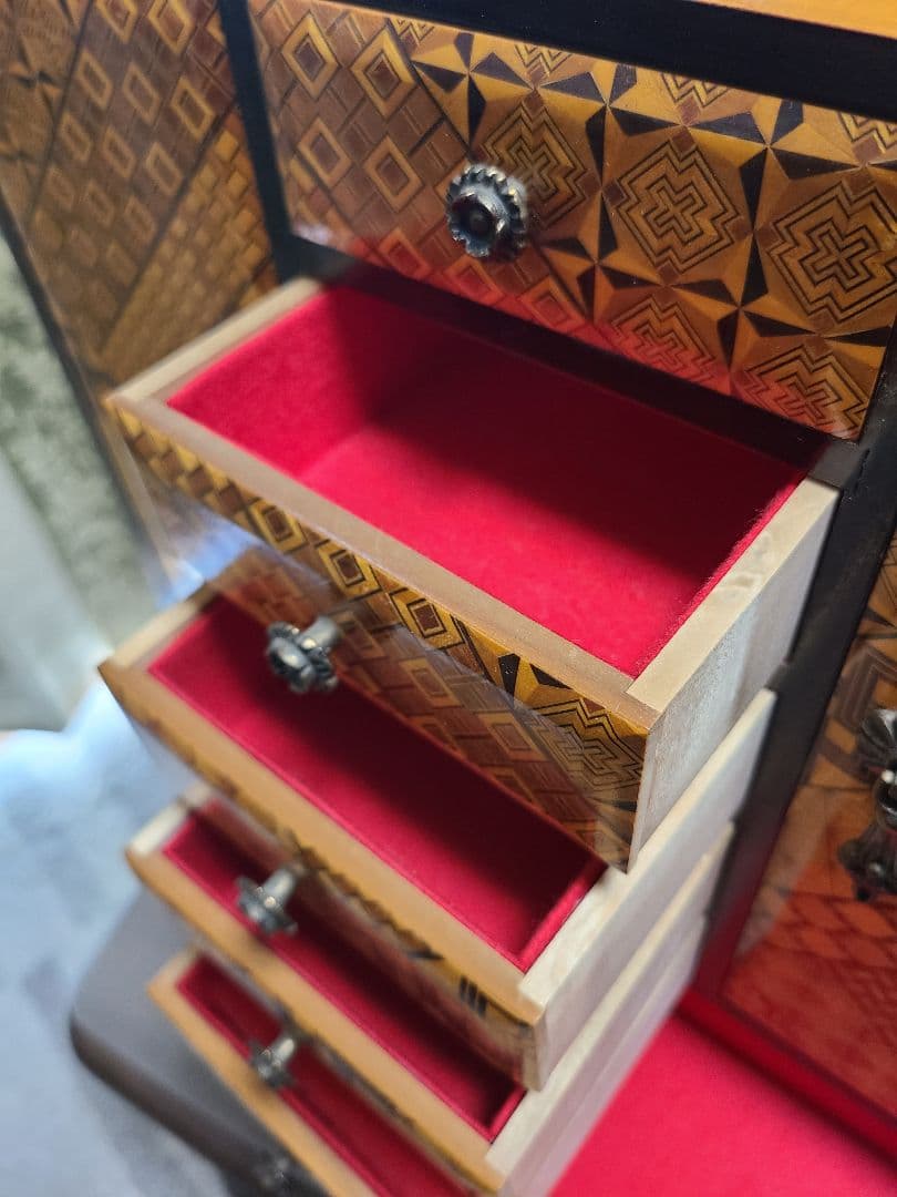 寄木細工　レトロなアクセサリー小物入れ　ミニタンス　特大寄木細工の鏡付き整理箪笥