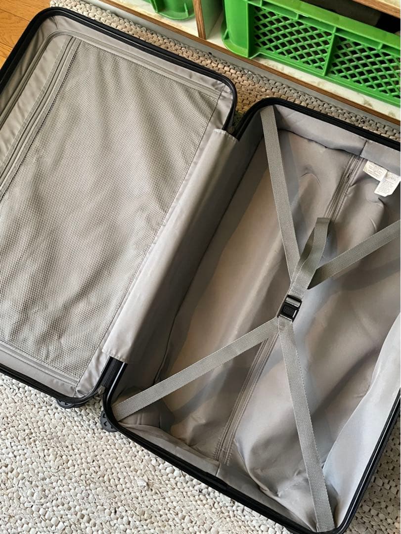 無印良品　ハードキャリーケース　62L 中型　TSAロック付き　黒　スーツケース