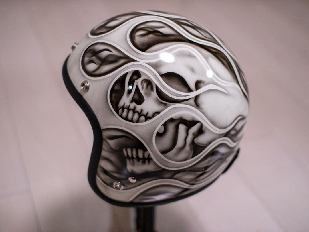 新品未使用　スモール　ジェット　ヘルメット 白ブラックフレアドクロ