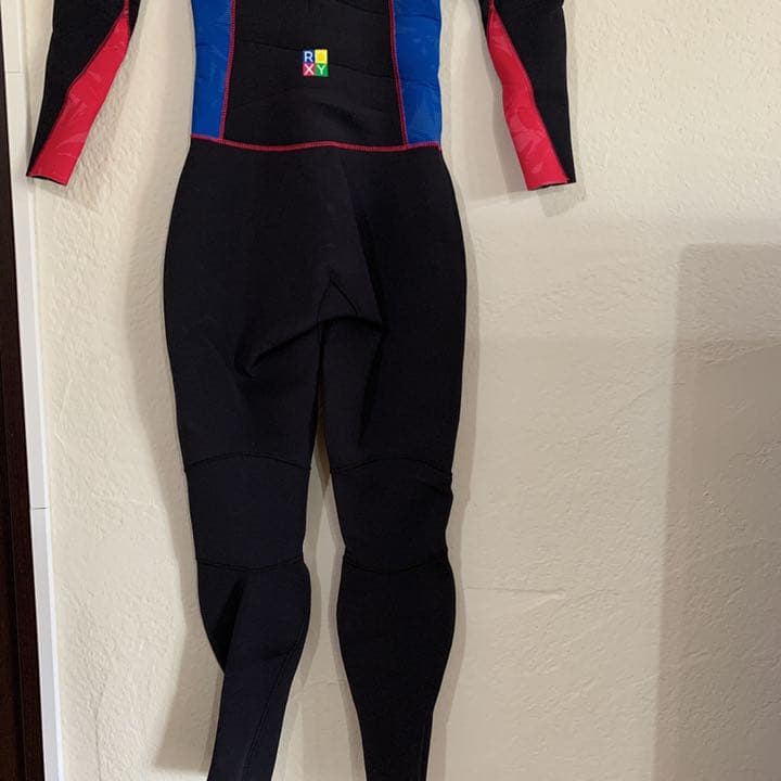 新品未使用　ロキシー ウエットスーツ 2/2MM フルスーツ 水着