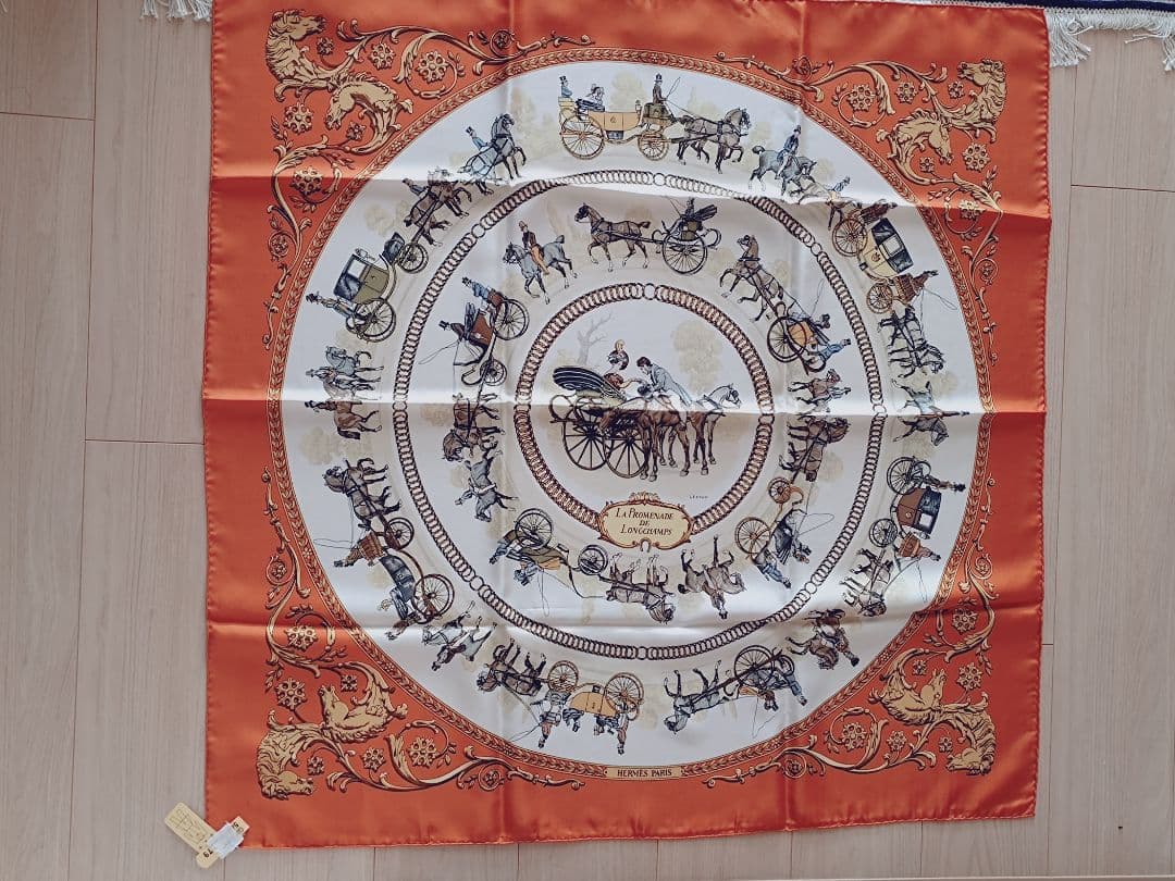 La Promenade de Longchamp スカーフ