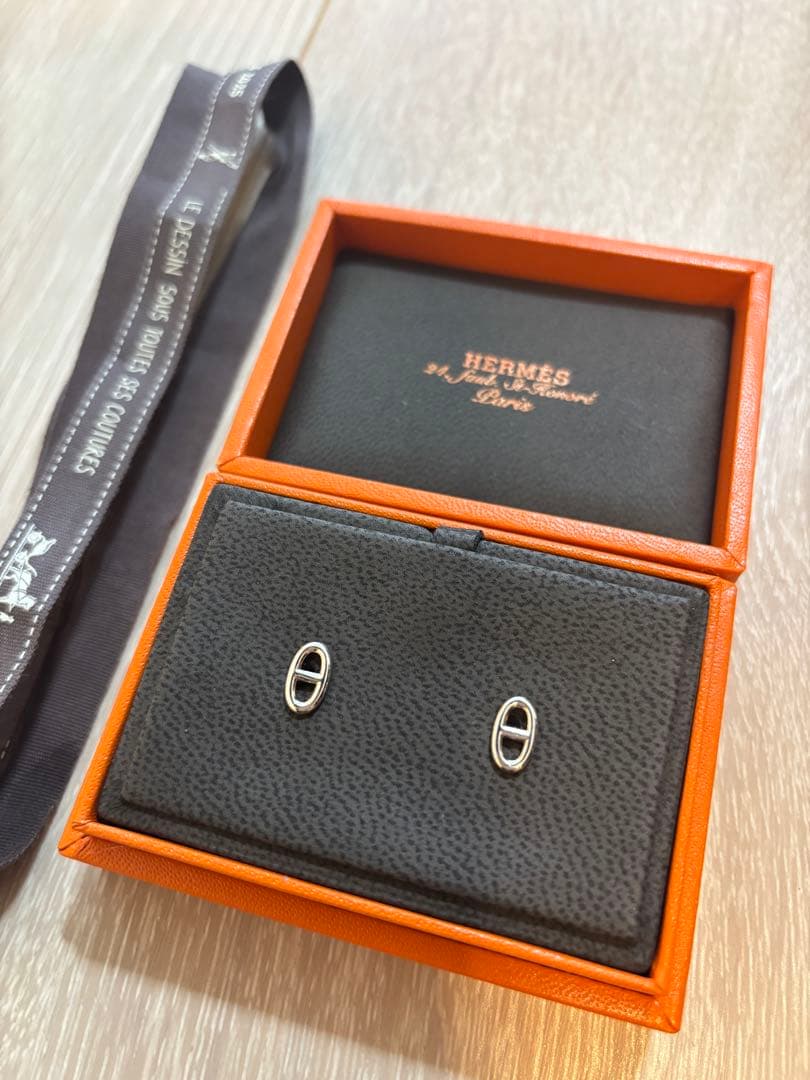 HERMESファランドール シェーヌダンクルピアス