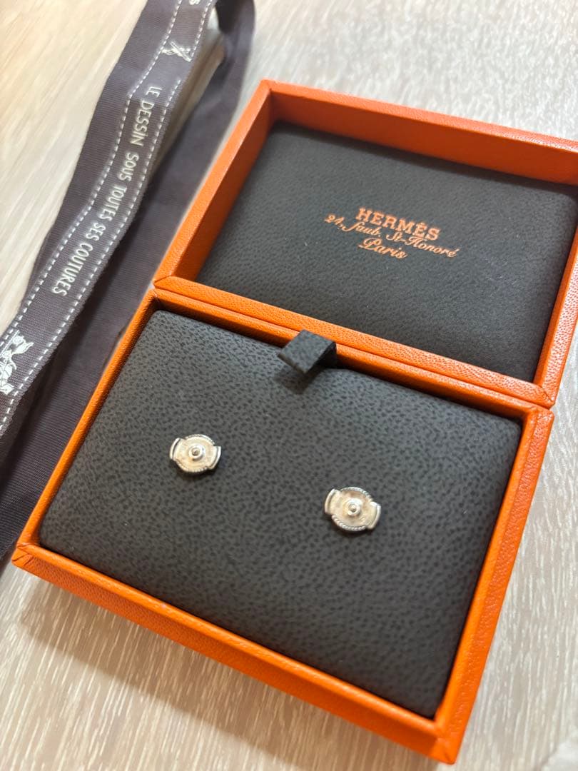 HERMESファランドール シェーヌダンクルピアス