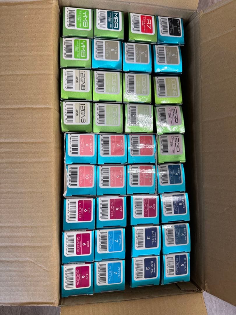 フィヨーレ　カラー